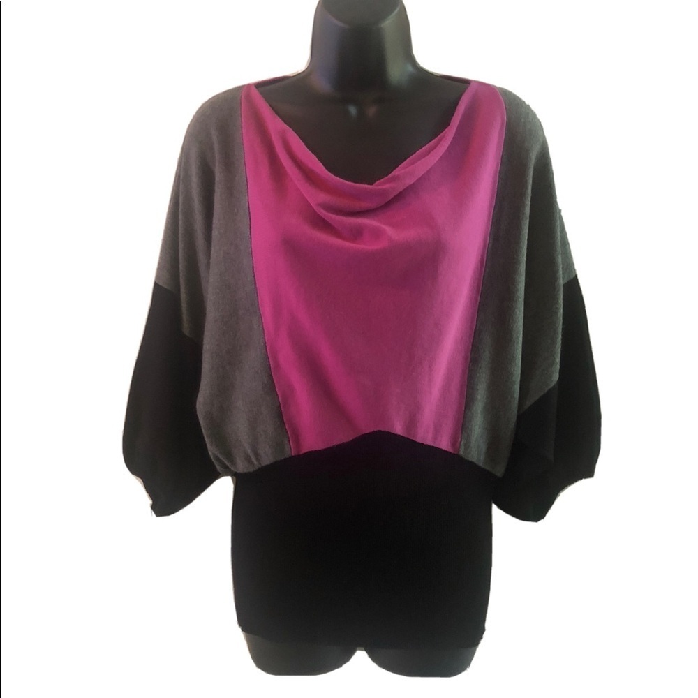 Colorblock sweater small NEW DIRECTION